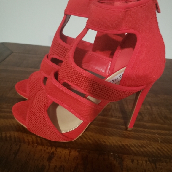 Steve Madden red heels size 8 and 6 - Picture 3 of 14
